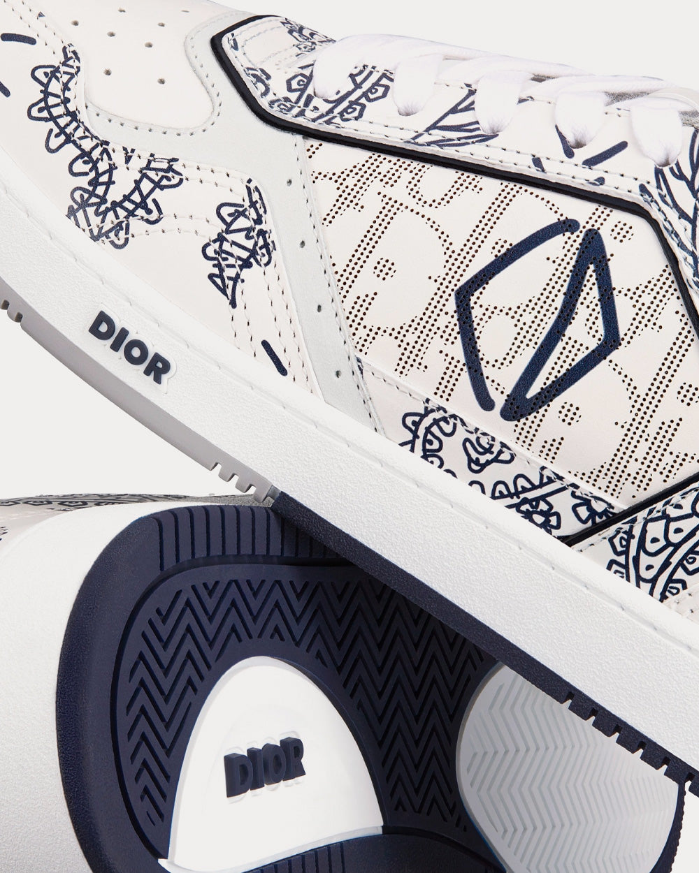 B27 White Smooth Calfskin with Navy Blue CD Paisley Motif and White Dior Oblique Galaxy Leather Low Top Sneakers