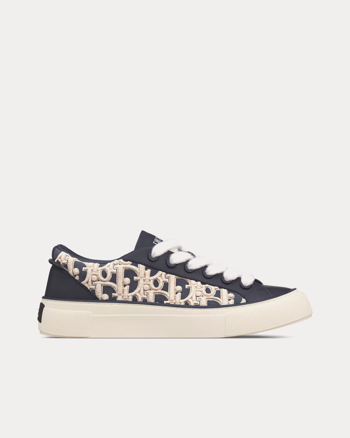 B33 Navy Blue Smooth Calfskin and Cream Dior Oblique Raised Embroidery Low Top Sneakers