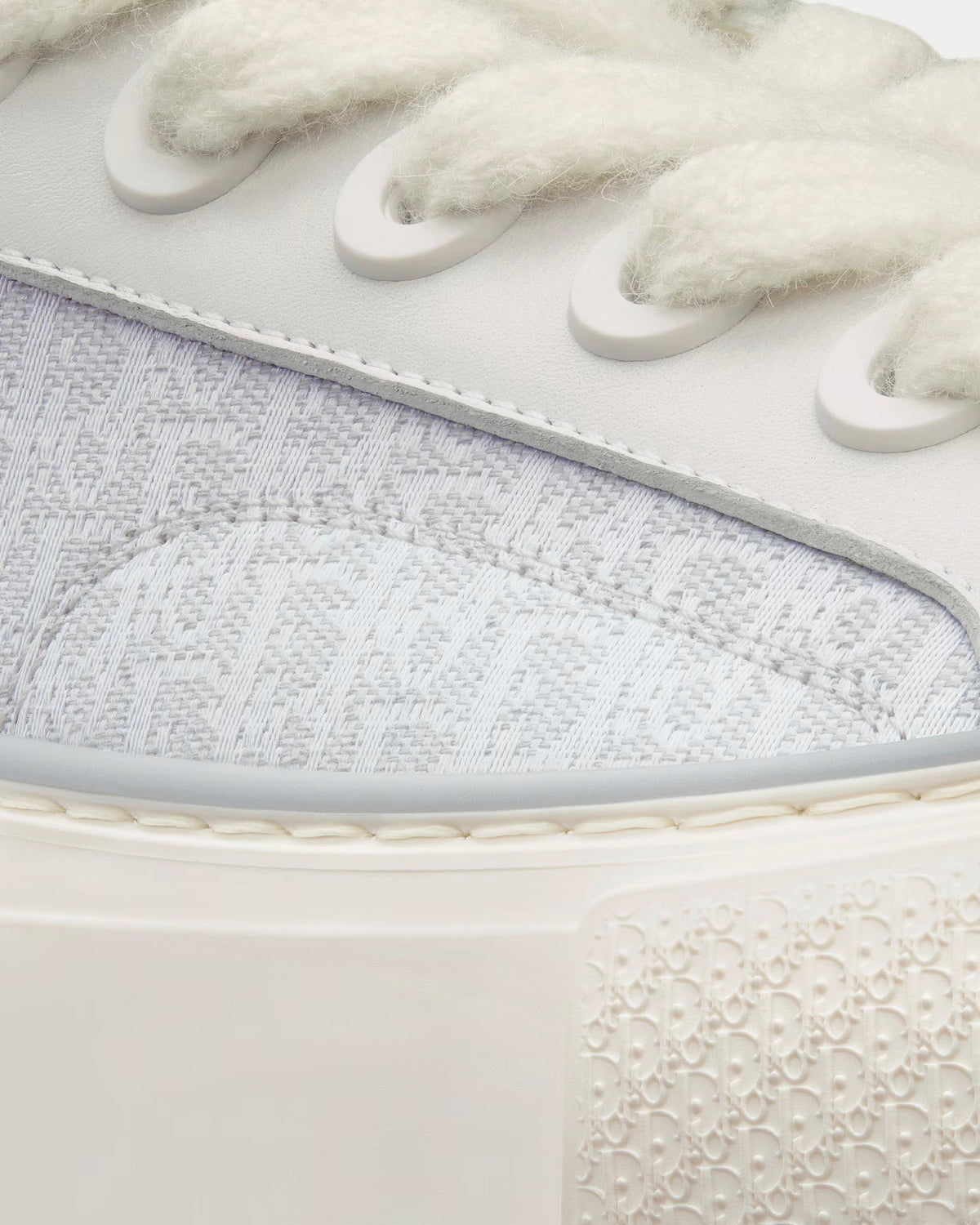 B33 White Smooth Calfskin and Dior Oblique Jacquard Low Top Sneakers