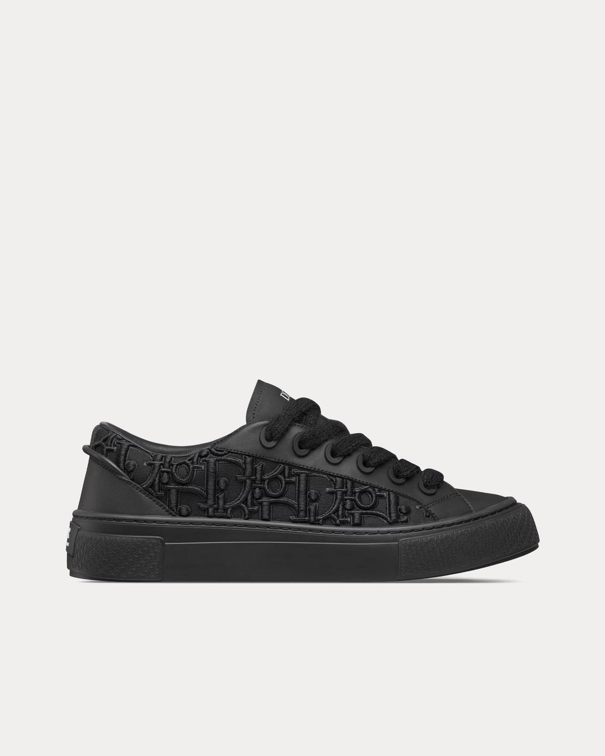 B33 Black Smooth Calfskin and Dior Oblique Raised Embroidery Low Top Sneakers