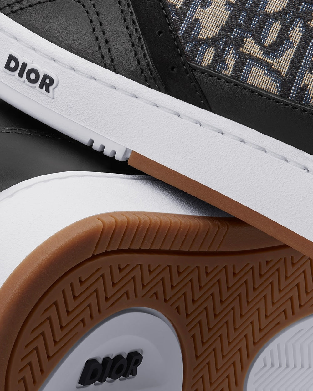 B27 Black Smooth Calfskin with Beige and Black Dior Oblique Jacquard Low Top Sneakers
