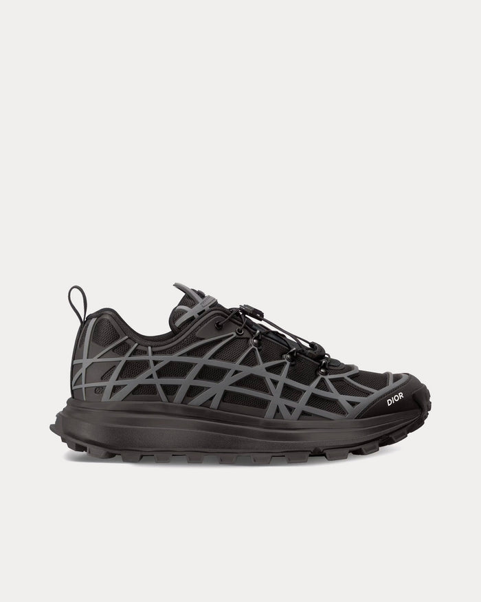 B31 Runner Technical Mesh & Rubber with Warped Cannage Motif Black / Anthracite Grey Low Top Sneakers - Crown & Consign