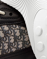 B25 Black Smooth Calfskin and Beige and Black Dior Oblique Jacquard Low Top Sneakers