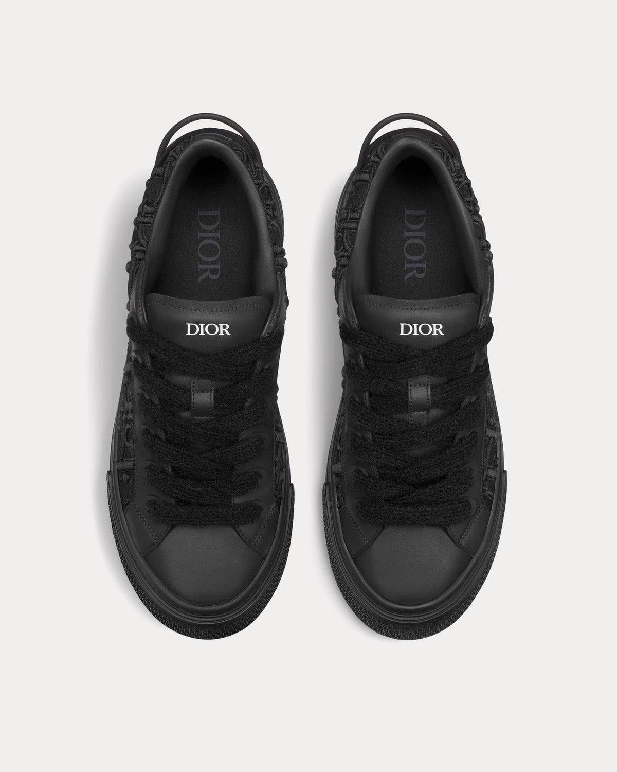 B33 Black Smooth Calfskin and Dior Oblique Raised Embroidery Low Top Sneakers