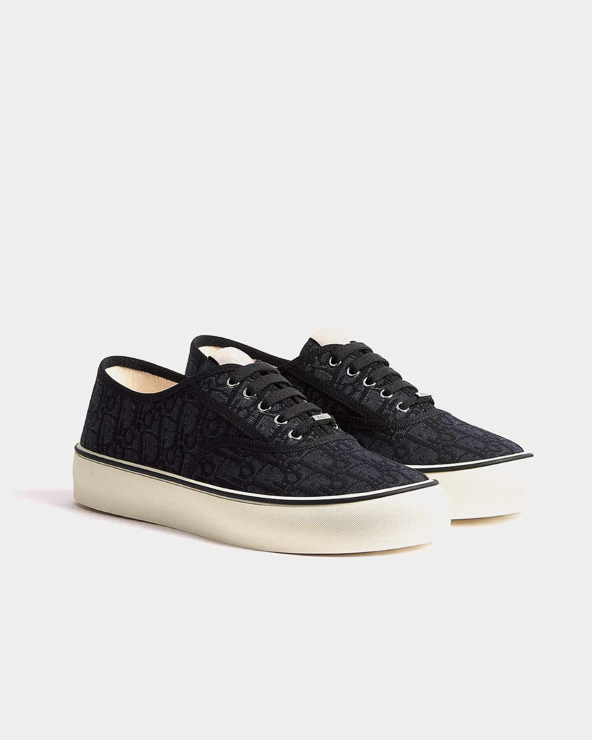 Saltwind Black Low Top Sneakers