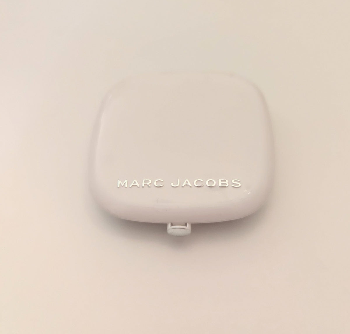 Marc Jacobs O!Mega Bronze Coconut Perfect Tan Bronzer – 104 Tan-Tastic!