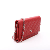 WOC Classic Quilted Caviar 22M Red View 2